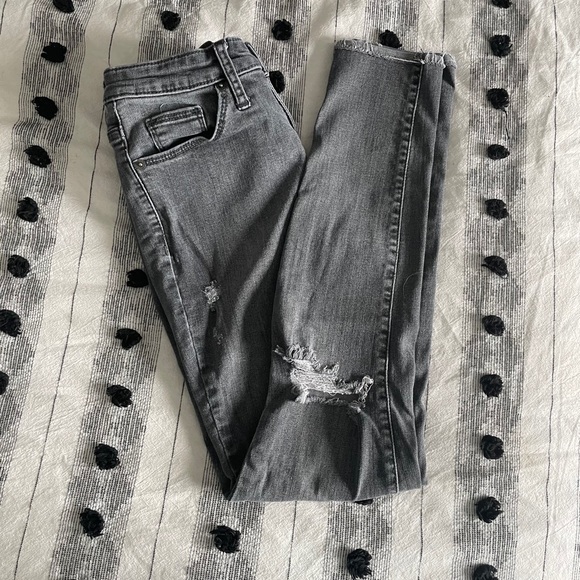 Universal Thread, distressed high rise skinny jean - Picture 3 of 5